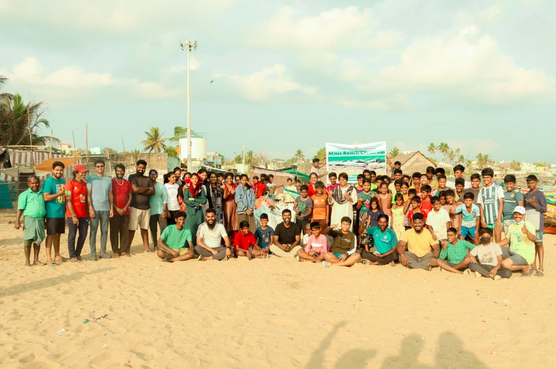 Beach cleanup volunteers